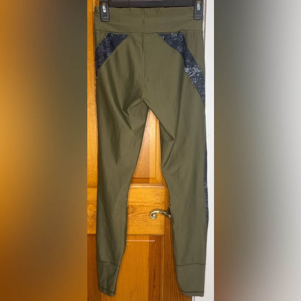 Puma Olive and Black Patterned Leggings - Picture 4 of 5